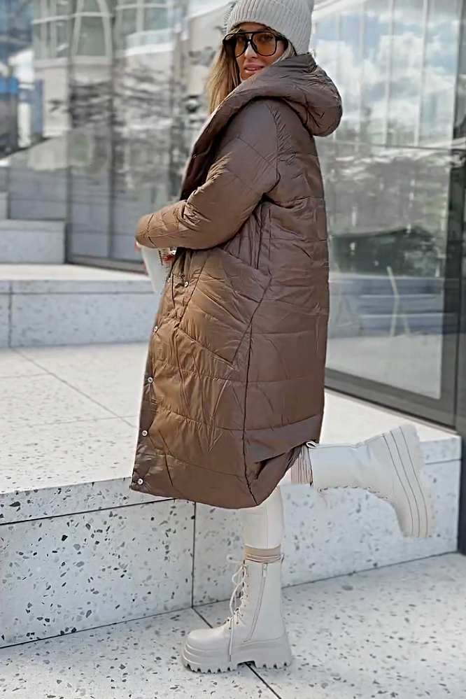 Women's hooded down jacket