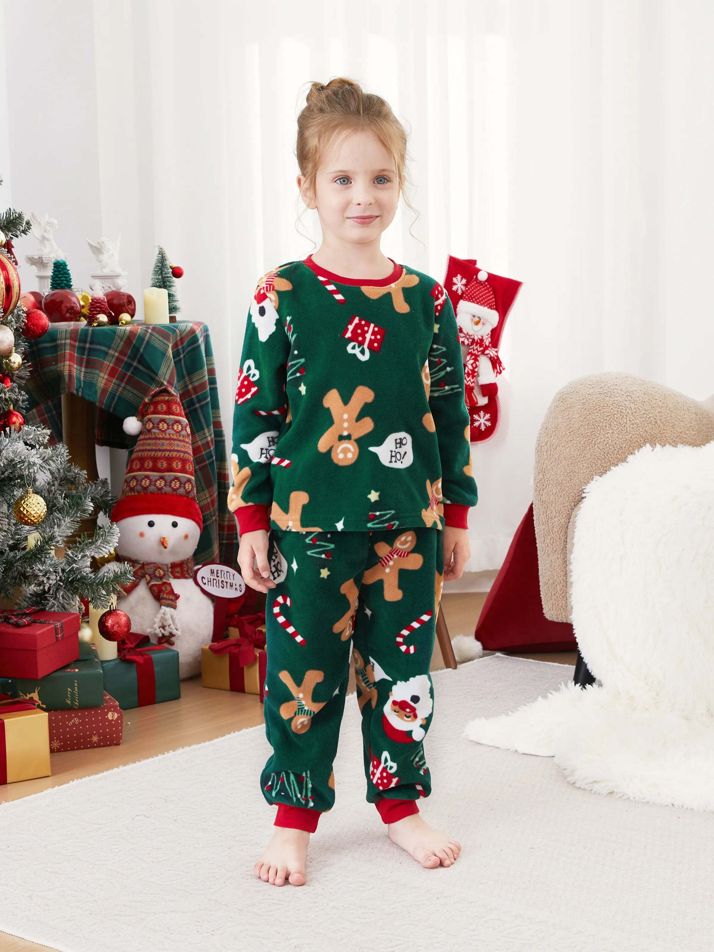 Christmas Pajamas Family Matching Fleece Gingerbread Man Long Sleeves Pajamas Sets with Christmas Socks Dark Green