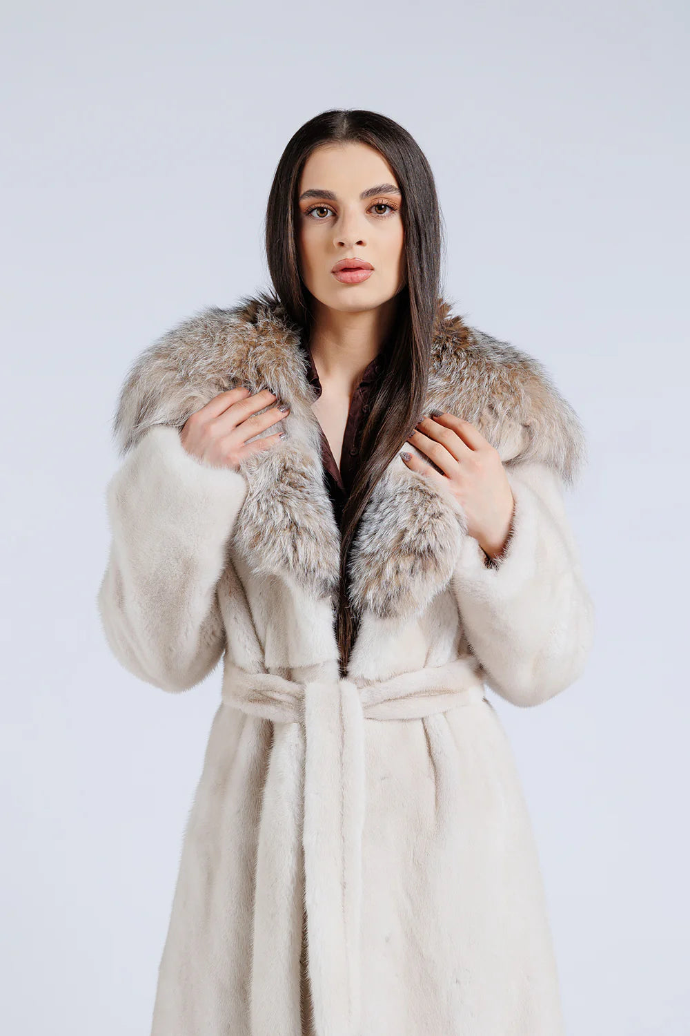 Haină din Blană Naturală de Vizon, cu Glugă din Blană Naturală de Lynx, Cordon din Blană, Femei, Pearl 199