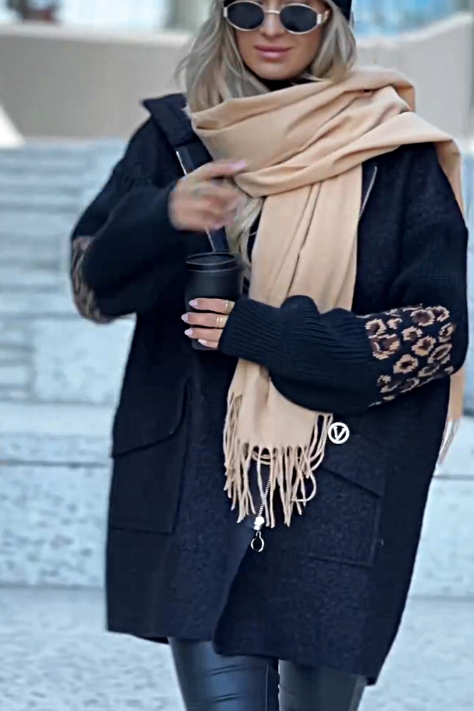 Contrast leopard print hooded knitted jacket