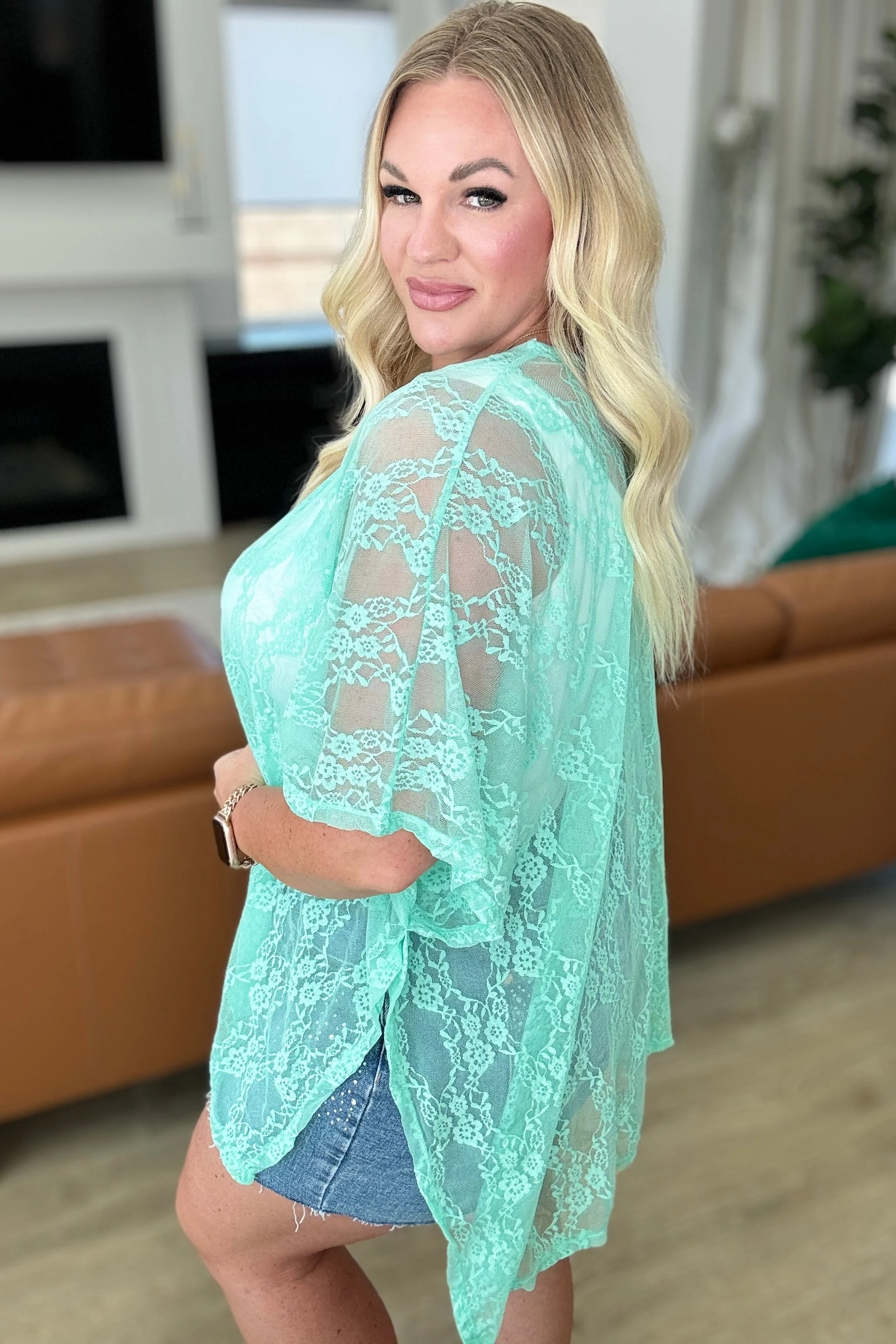 Ahead Lace Kimono In Mint