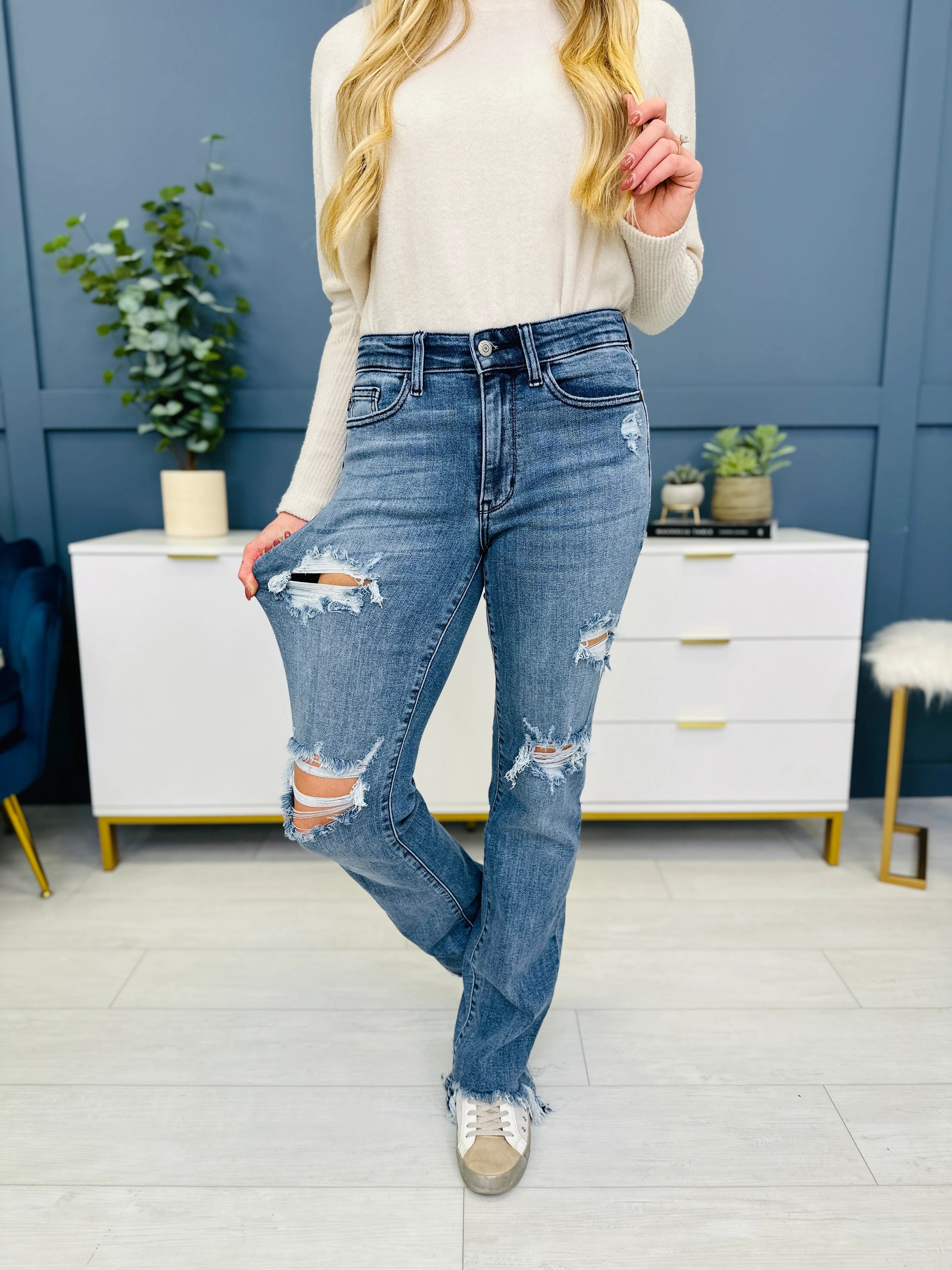 Judy Blue REG/CURVY Get Something Straight Mid Rise Jeans