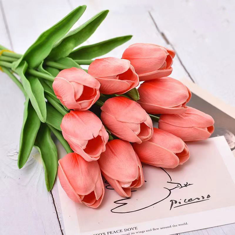 UV Resistant Lifelike Artificial Tulips Flowers