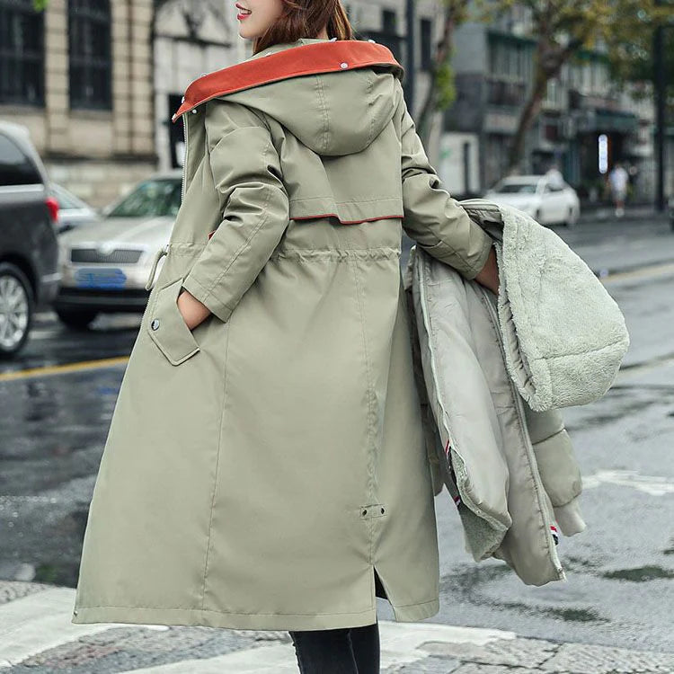 Women's winter parka with hood and fur collar