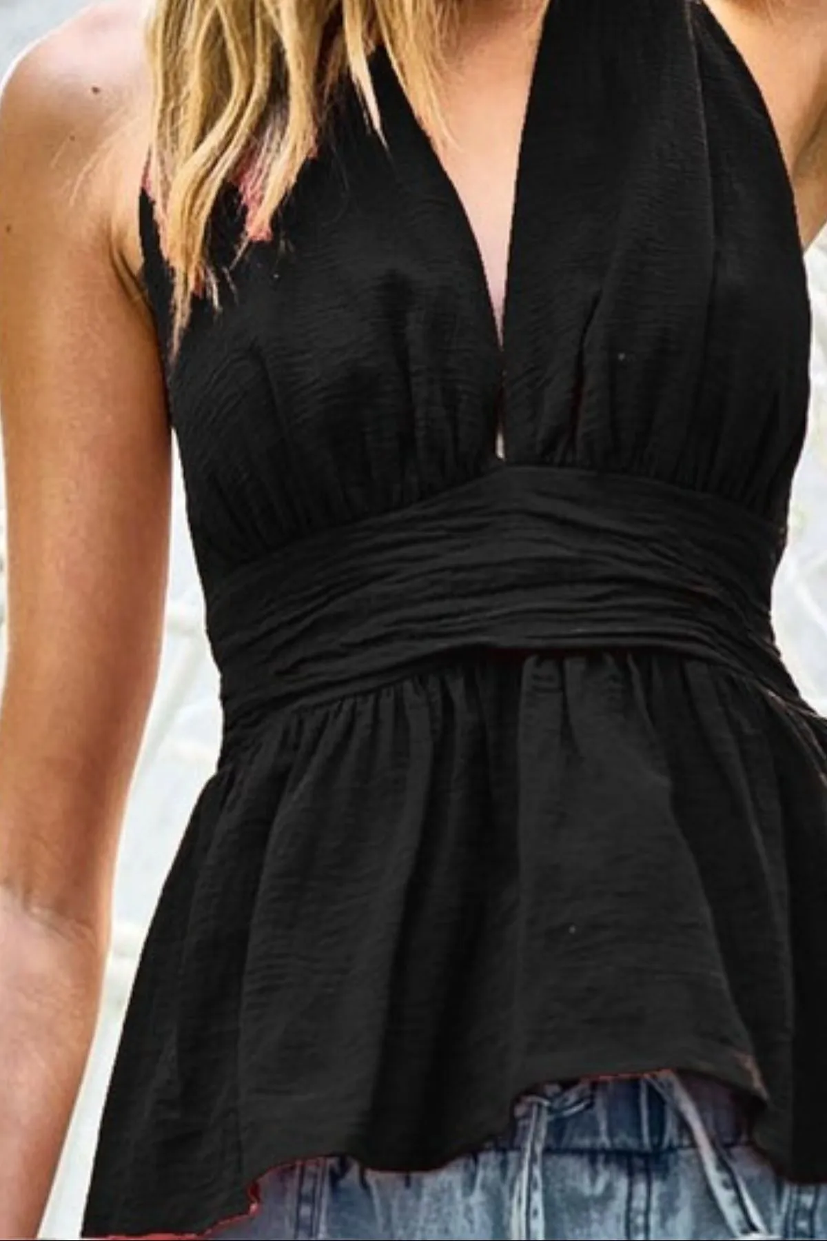 Back Open With Halter Neck Wrinkled Tank