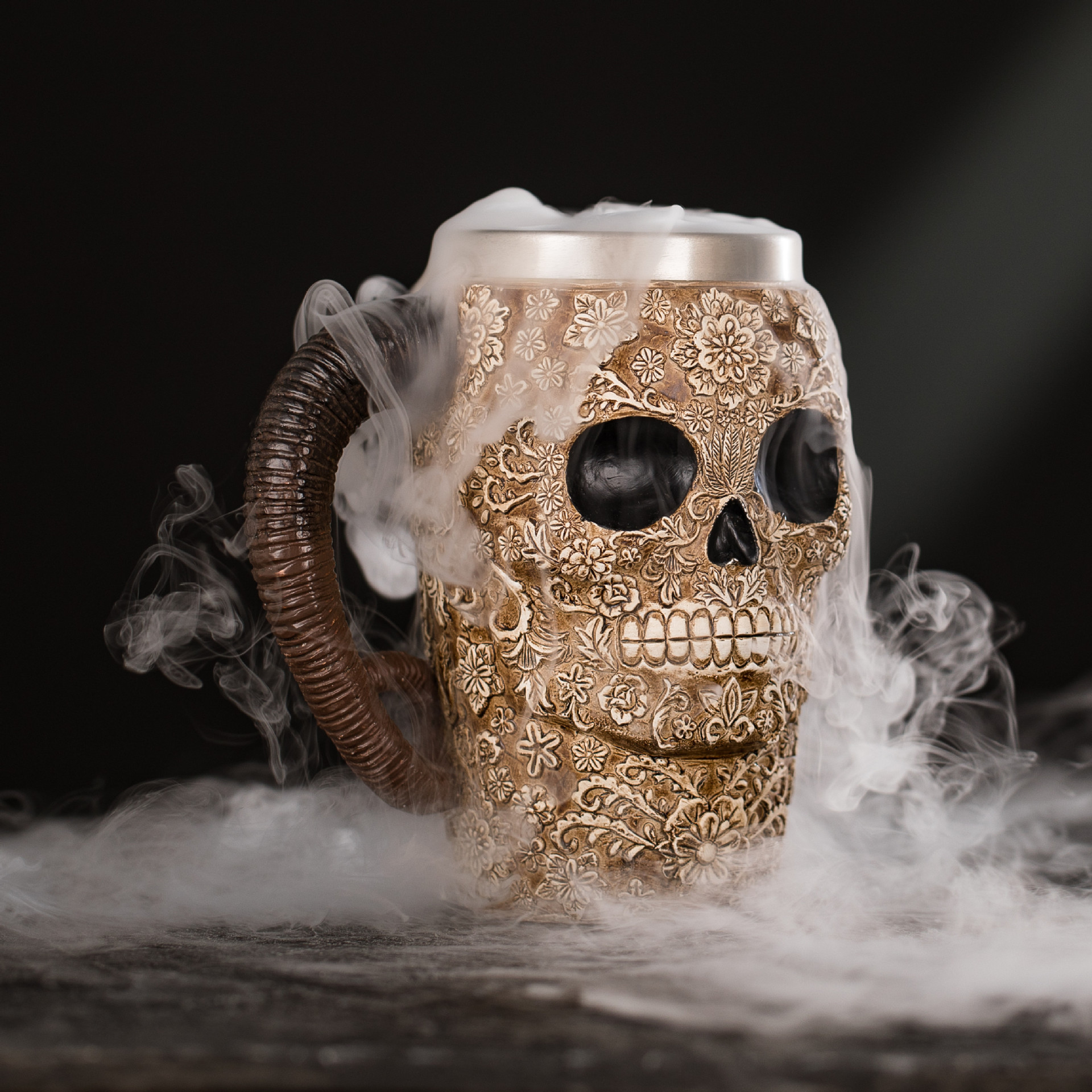 Scary Halloween Skull Crossbones Mug
