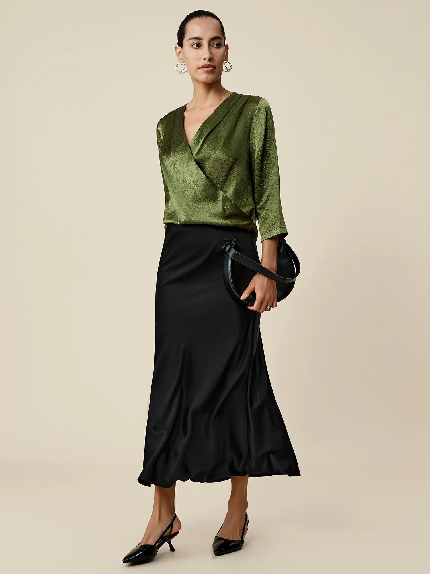 100% Acetate V-Neck Mid-Sleeve Top