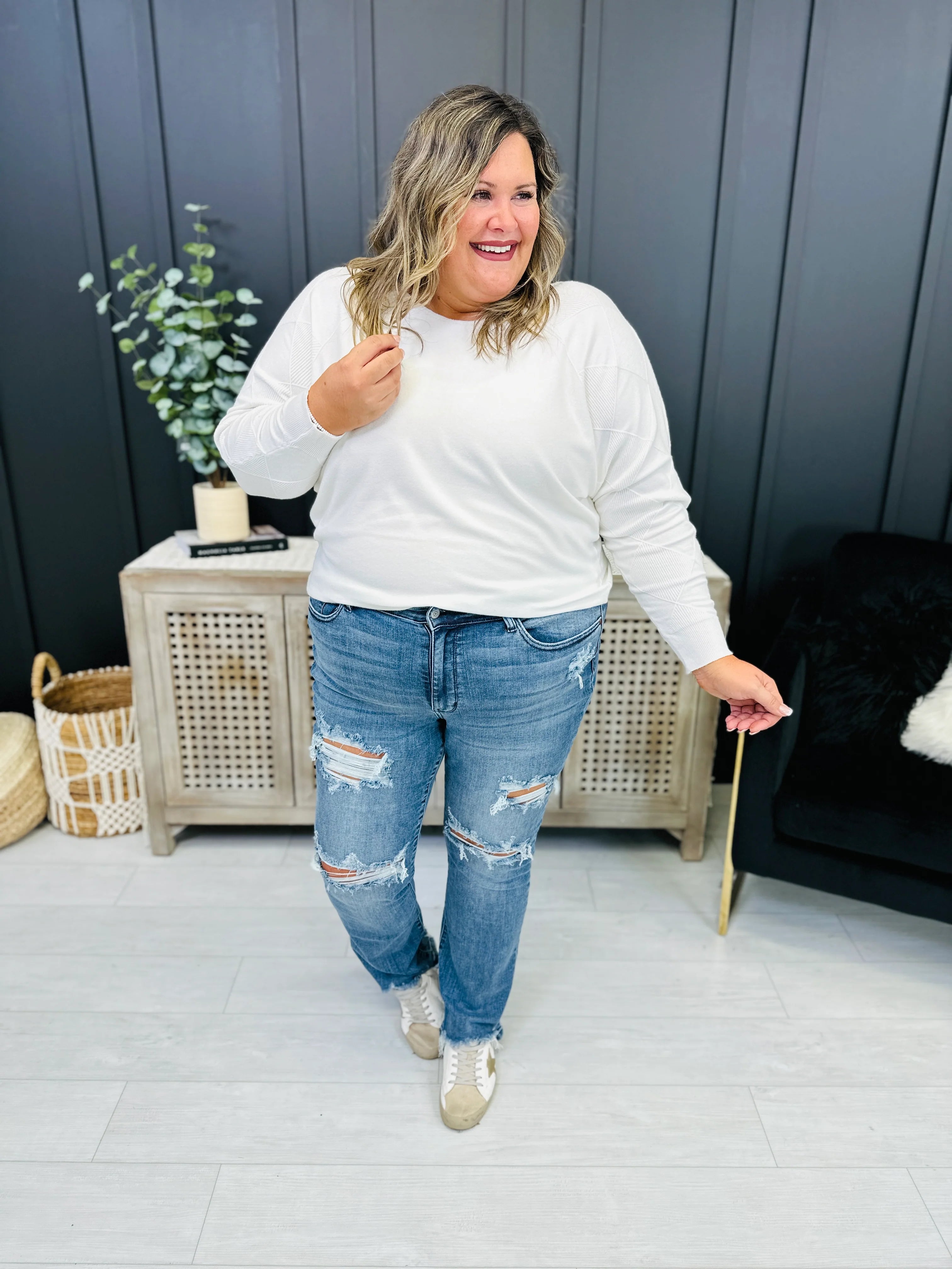 Judy Blue REG/CURVY Get Something Straight Mid Rise Jeans