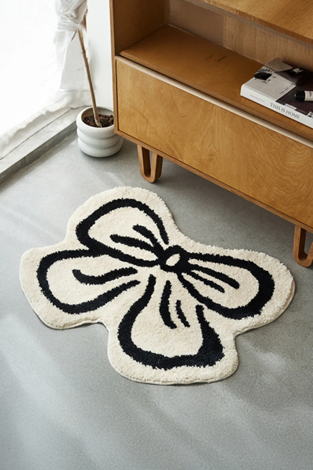 White Bowknot Pattern Irregular Soft Door Mat