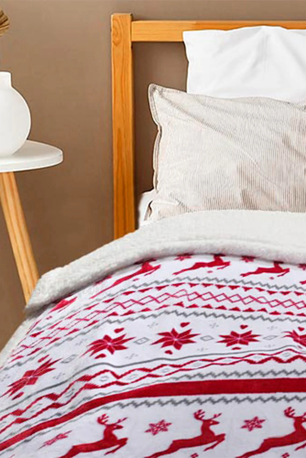 White Christmas Reindeer Snowflake Printed Sherpa Blanket