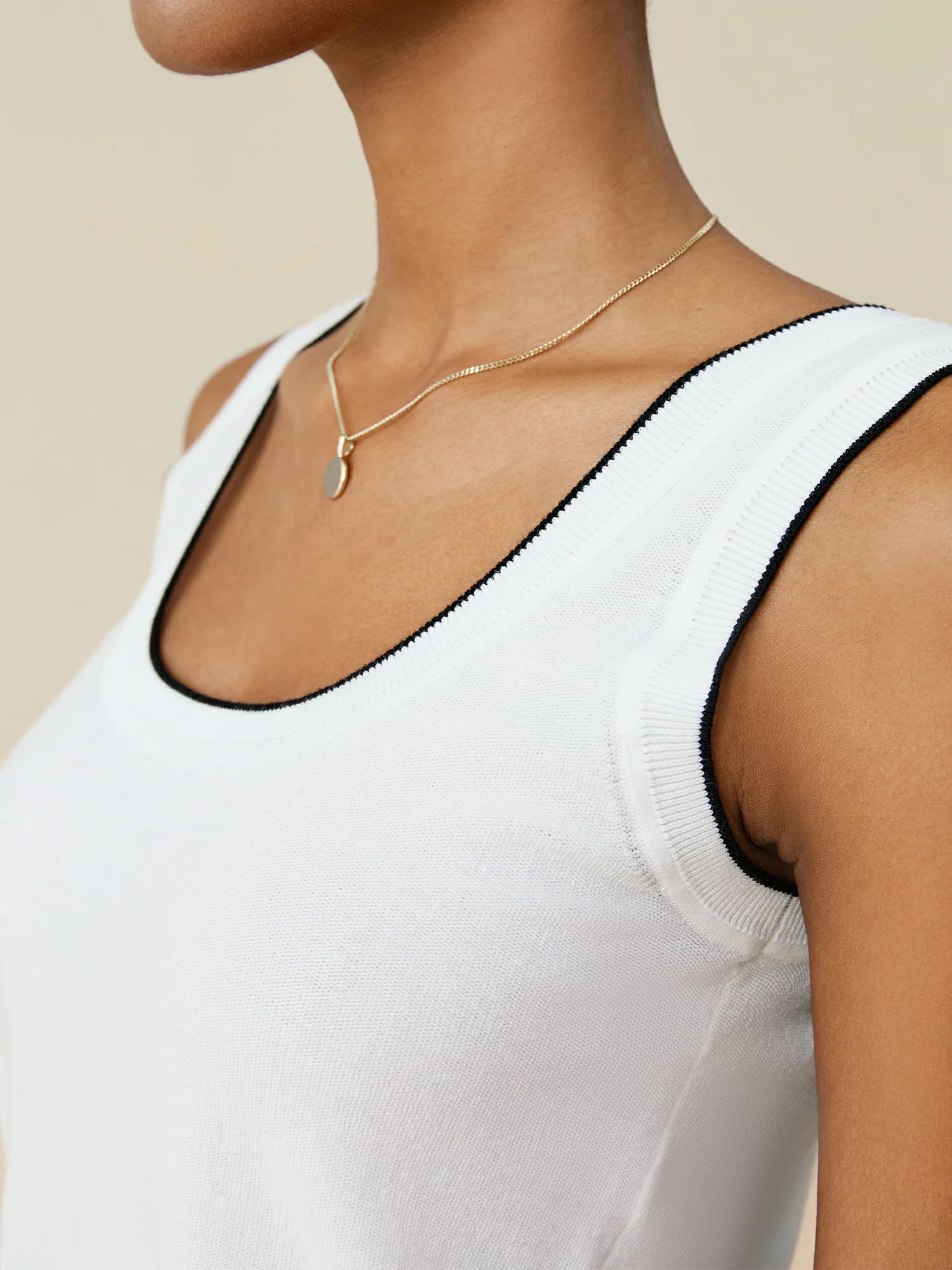 Cotton & Linen U-Neck Contrast Trim Vest