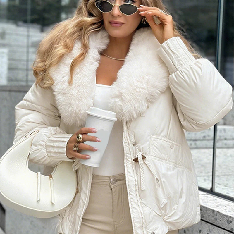Stylish quilted jacket with faux fur collar
