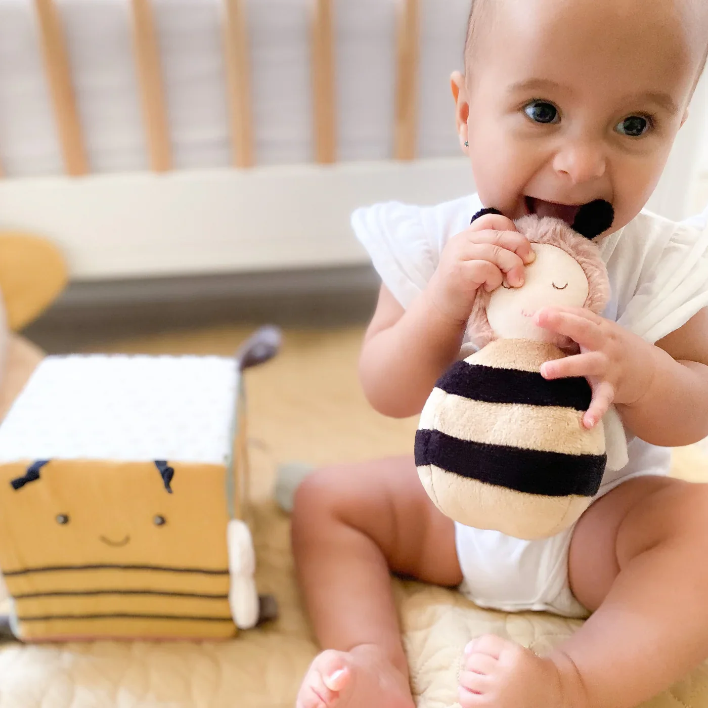 HONEY BEE CHIME ACTIVITY TOY