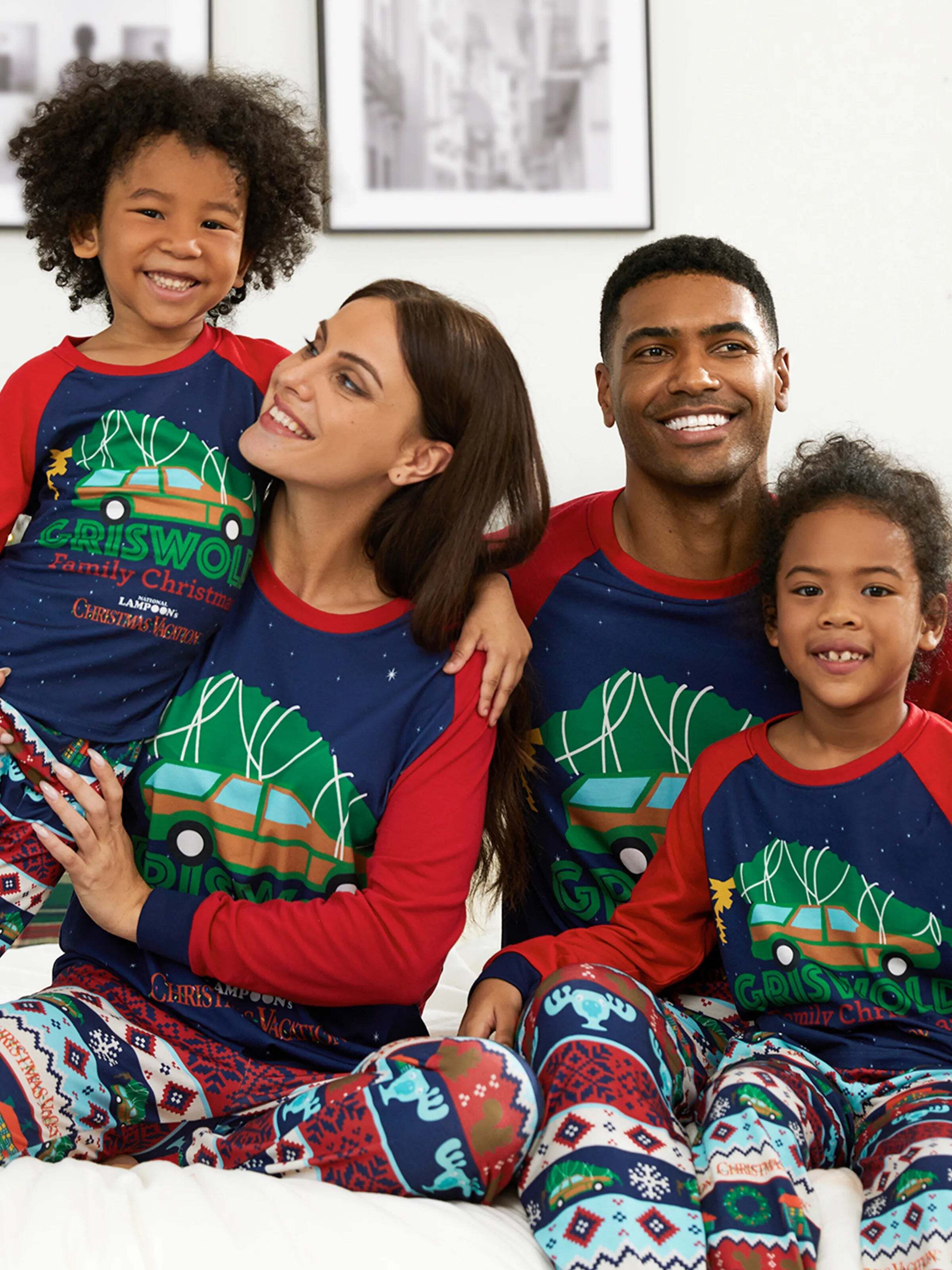 Christmas Vacation Family Matching Character Print Pajamas Sets with Christmas Socks