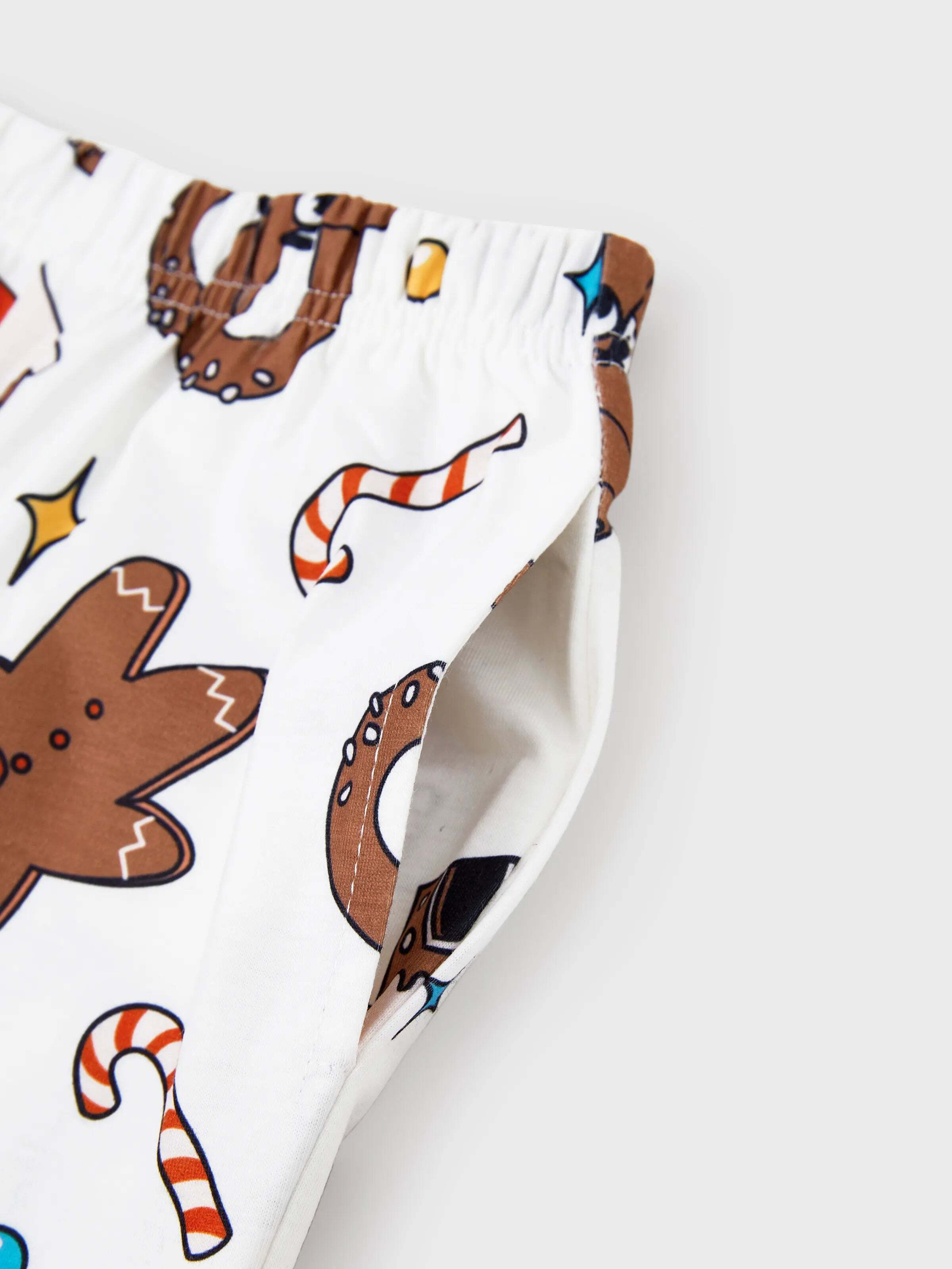 Christmas Matching Family Pajamas Set Gingerbread and Santa PJS with Christmas Socks Red