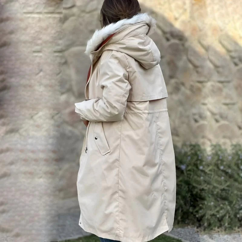 Women's winter parka with hood and fur collar