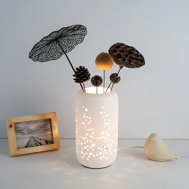Illuminated Dry Botanicals Table Lamp
