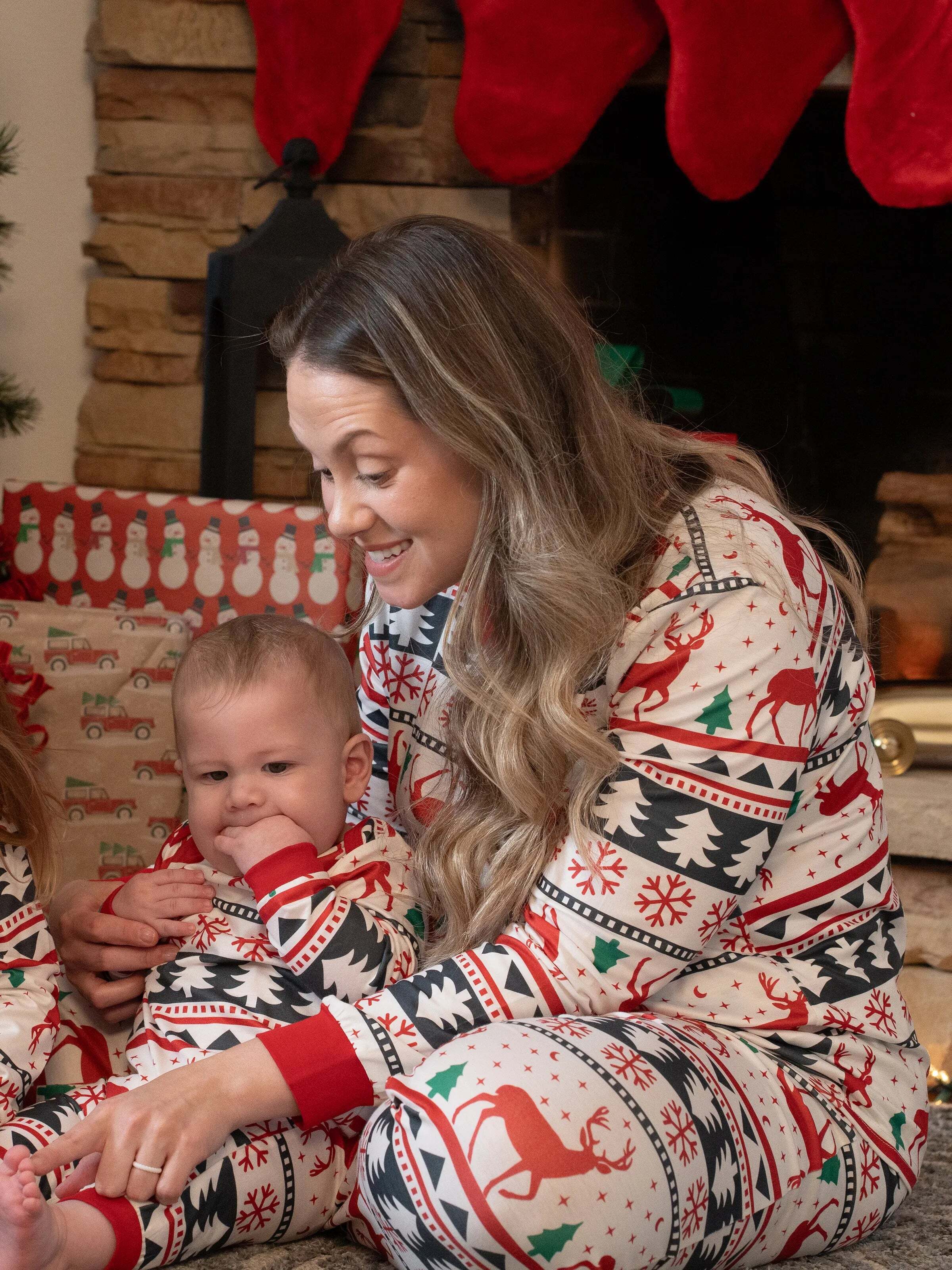 Family Christmas Pajamas All Over Reindeer Print Long-sleeve with Christmas Socks (SGS Certied Safety) Red+White