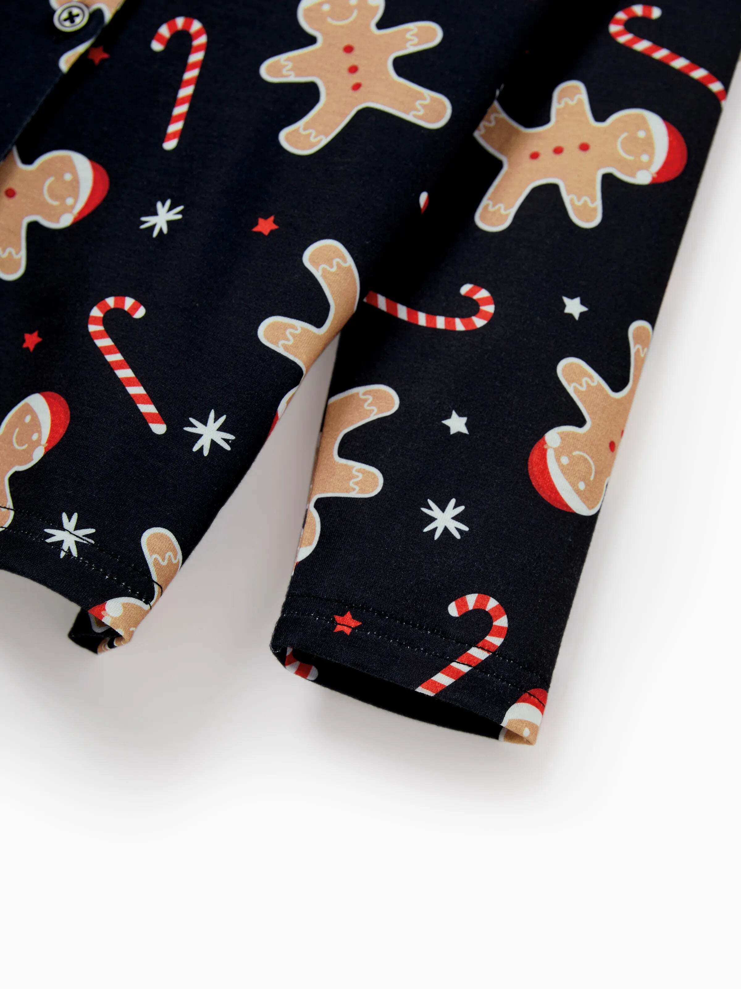 Christmas Matching Family Pajamas Set Gingerbread Print Black PJS with Christmas Socks Black