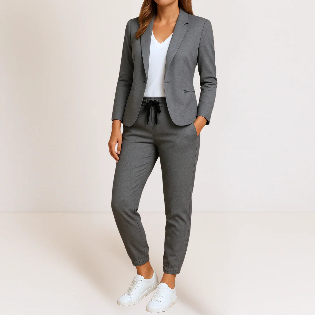 MoniqueKarstar | Women's Two-Piece Suit