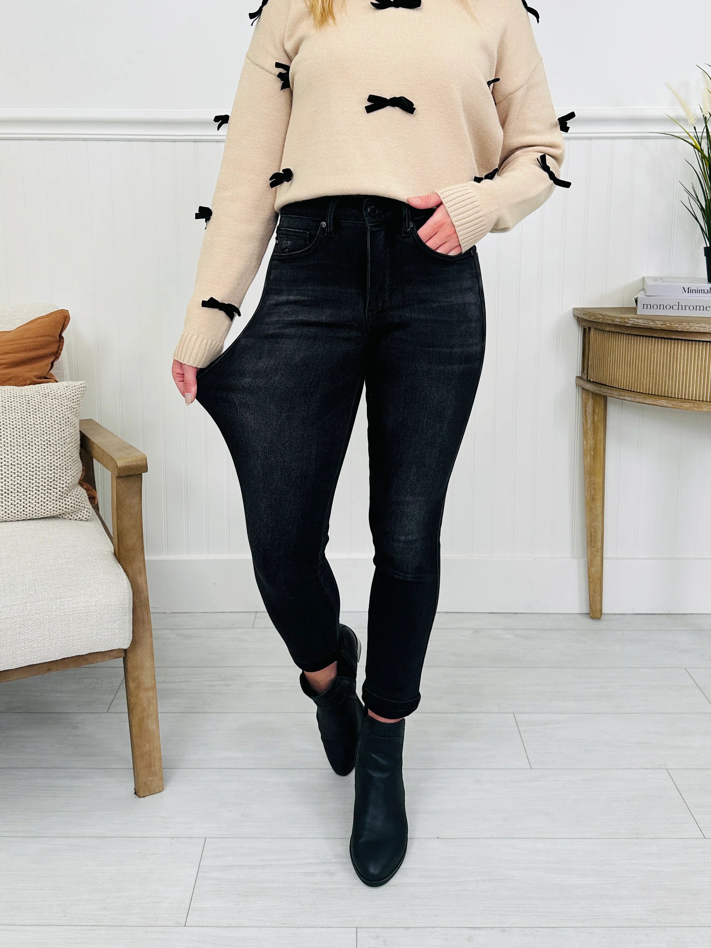 Judy Blue Blackout Beauty Tummy Control Skinny Jeans