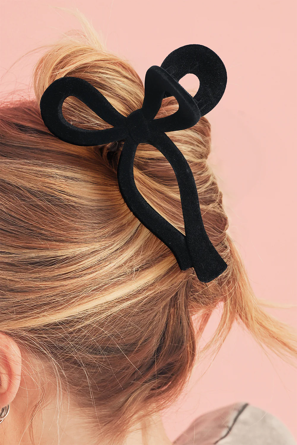 Black Velvet-Flocked Bow Shape Claw Clip