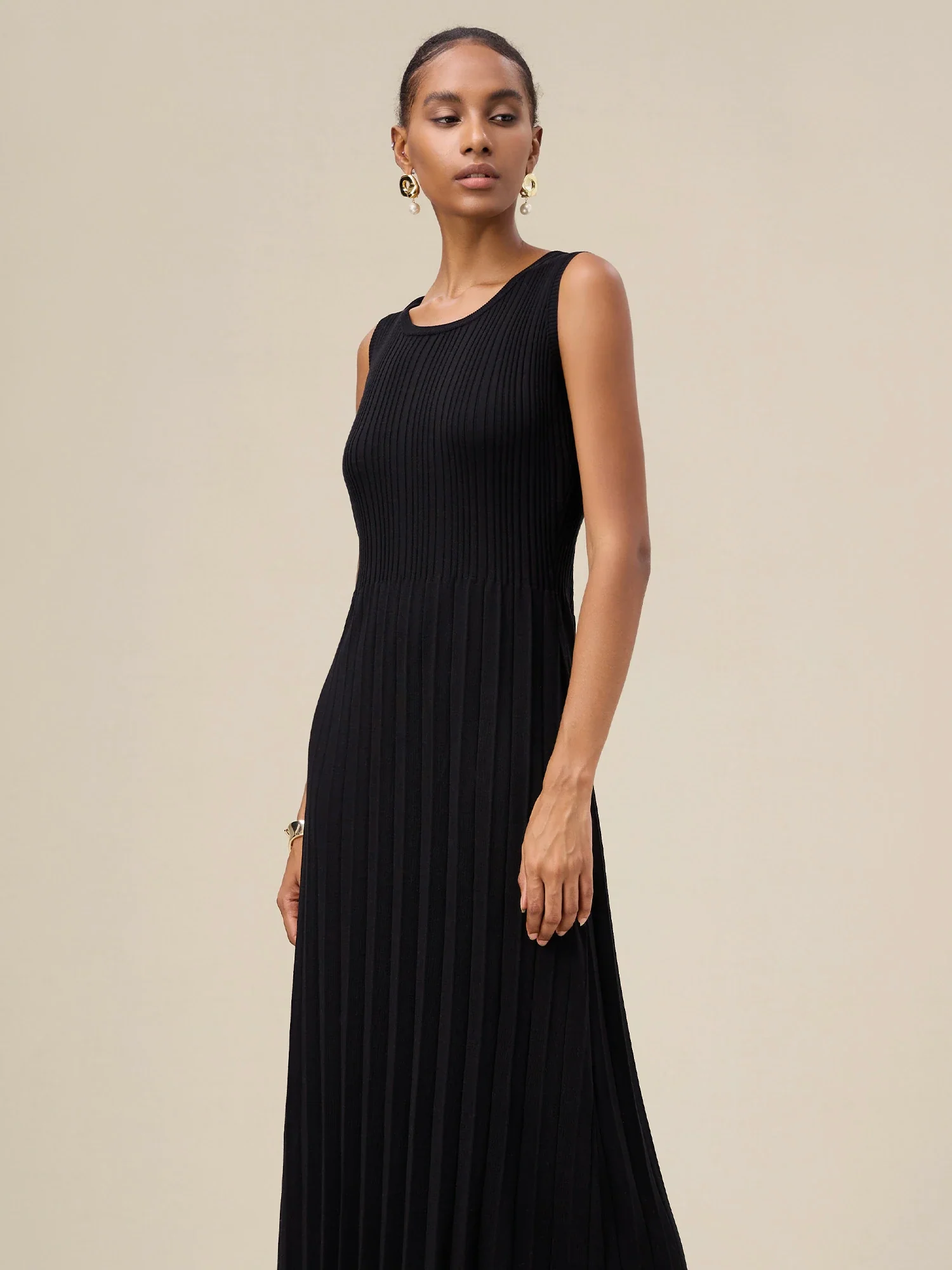 Lyocell Sleeveless Pleated Dress