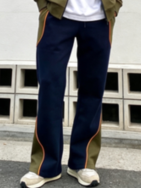 BOOTCUT DAILY SWEATPANTS - Contrast Detail Staple