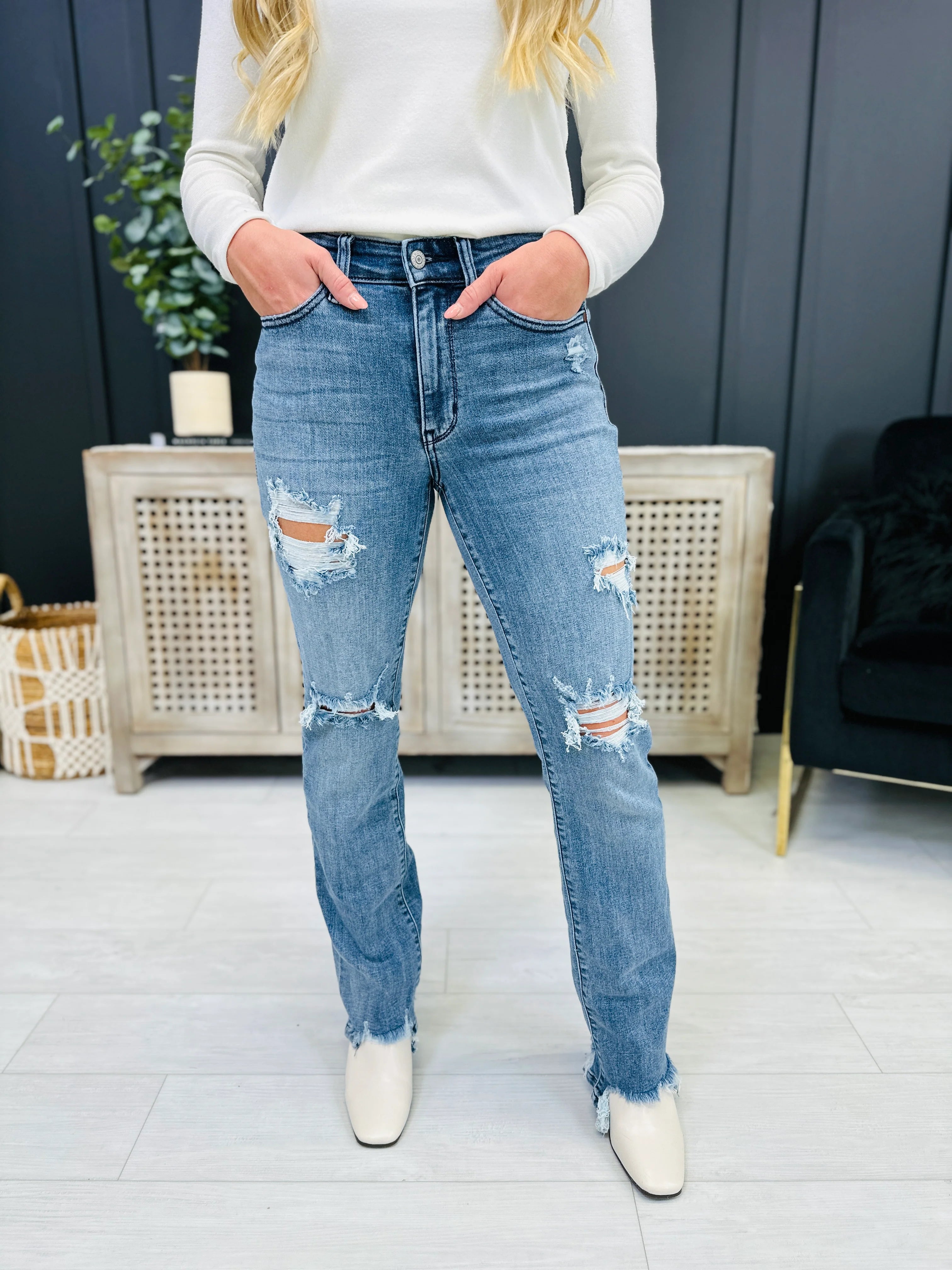 Judy Blue REG/CURVY Get Something Straight Mid Rise Jeans