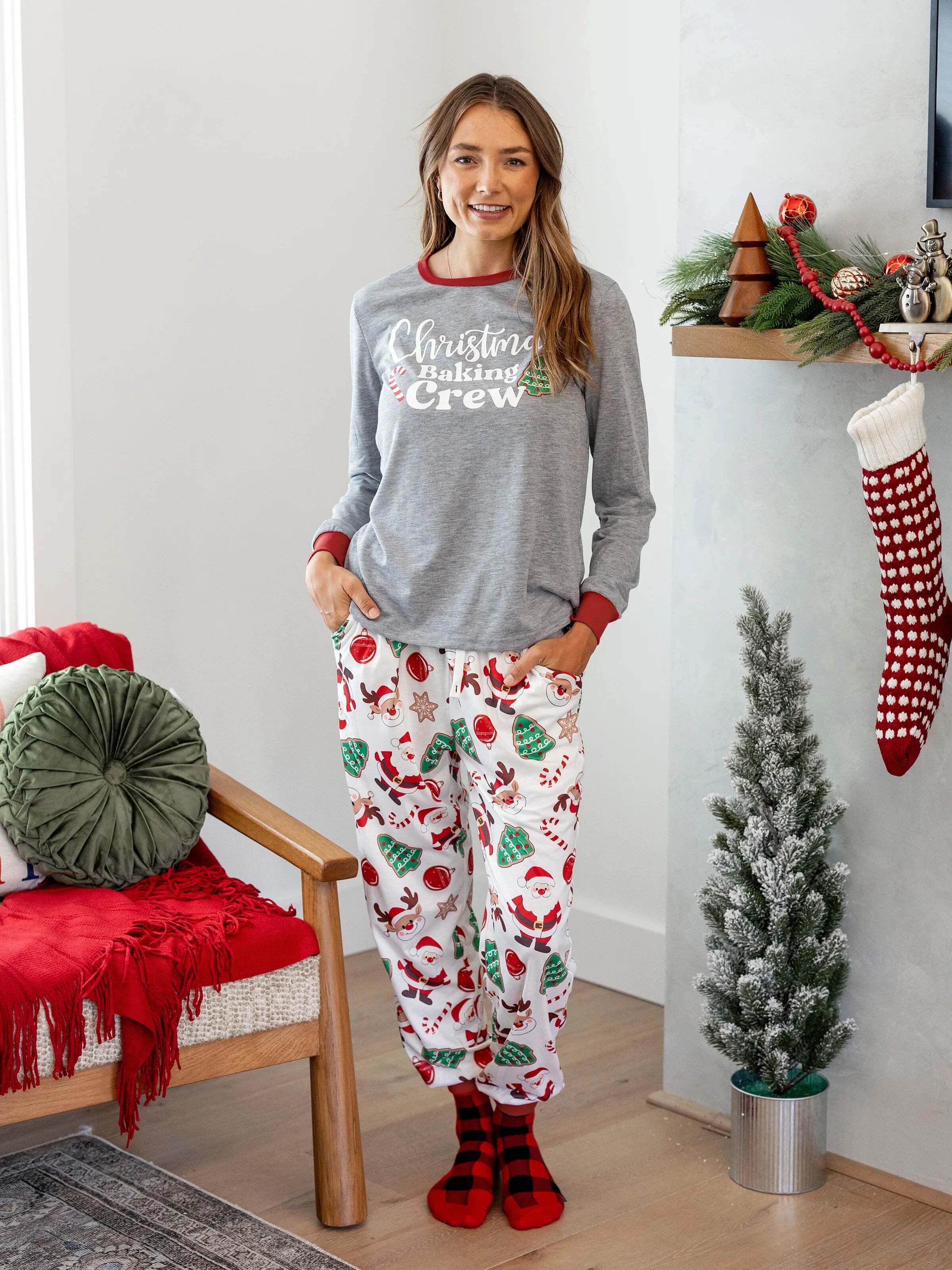 Christmas Matching Family Pajamas Set Glow In The Dark Santa Claus Christmas-themed Print PJS with Christmas Socks Color block
