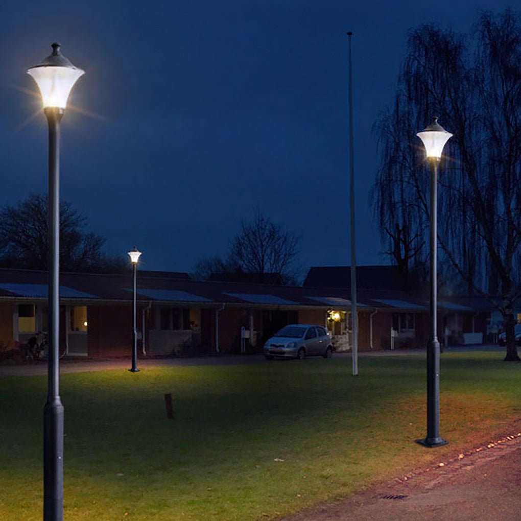 Waterproof LED Black Modern Public Lighting Heavy Duty Outdoor Lamp Post