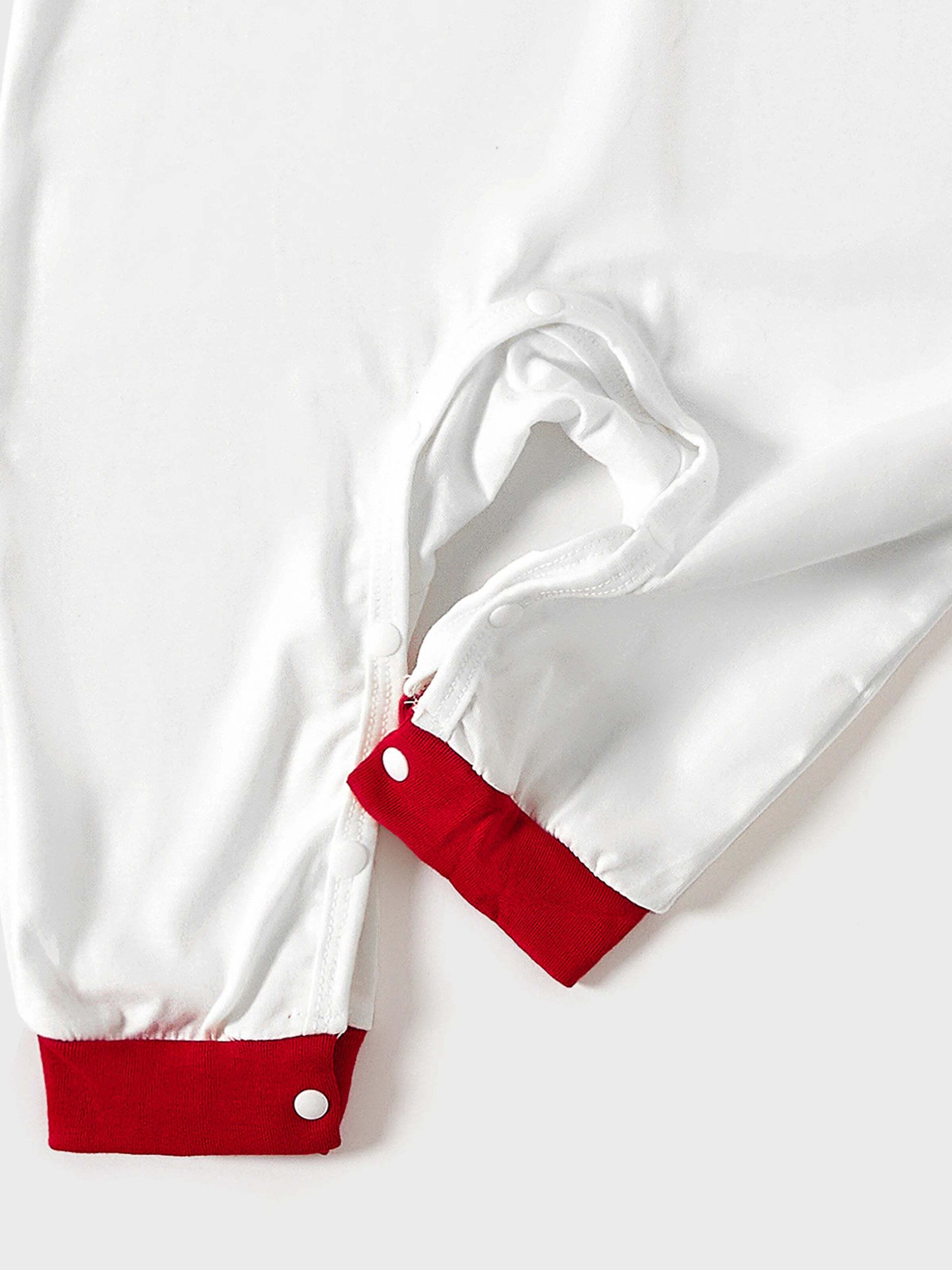 Christmas Reindeer and Snowflake Print Family Matching Pajamas Sets with Christmas Socks Red