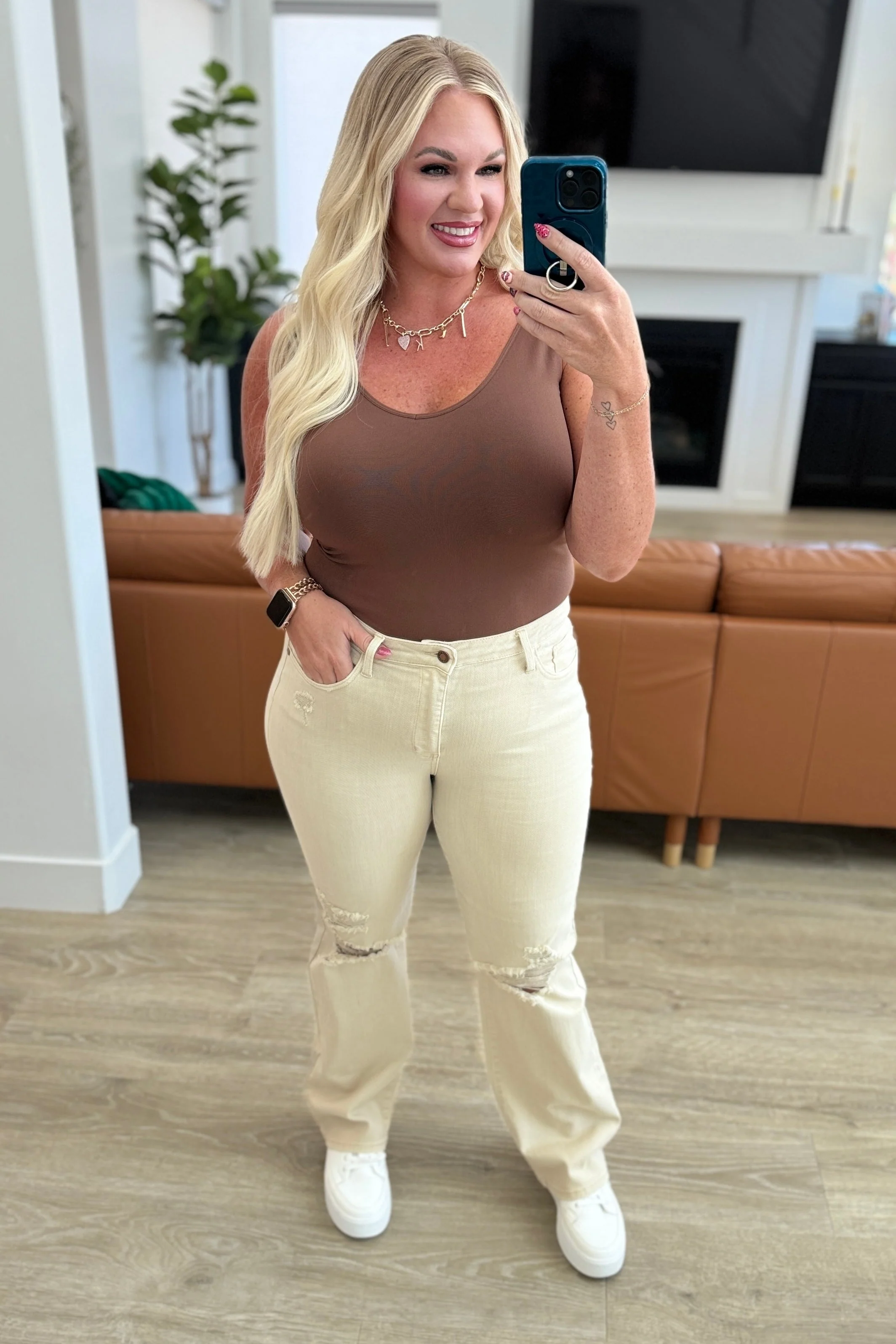 High Rise Distressed 90's Straight Jeans in Bone