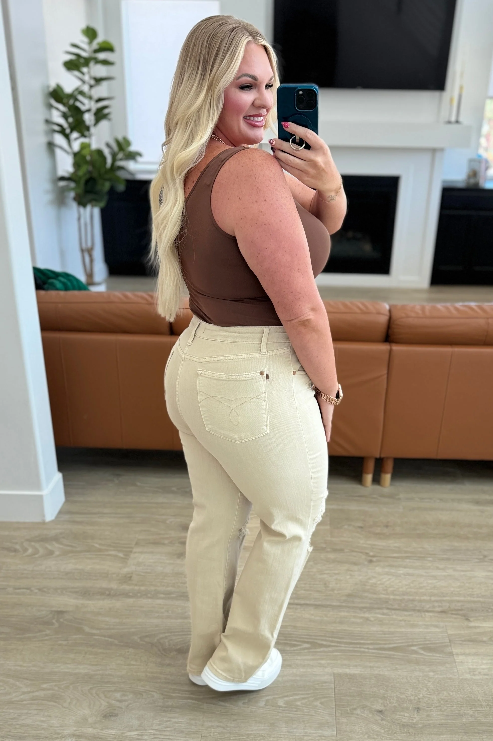 High Rise Distressed 90's Straight Jeans in Bone