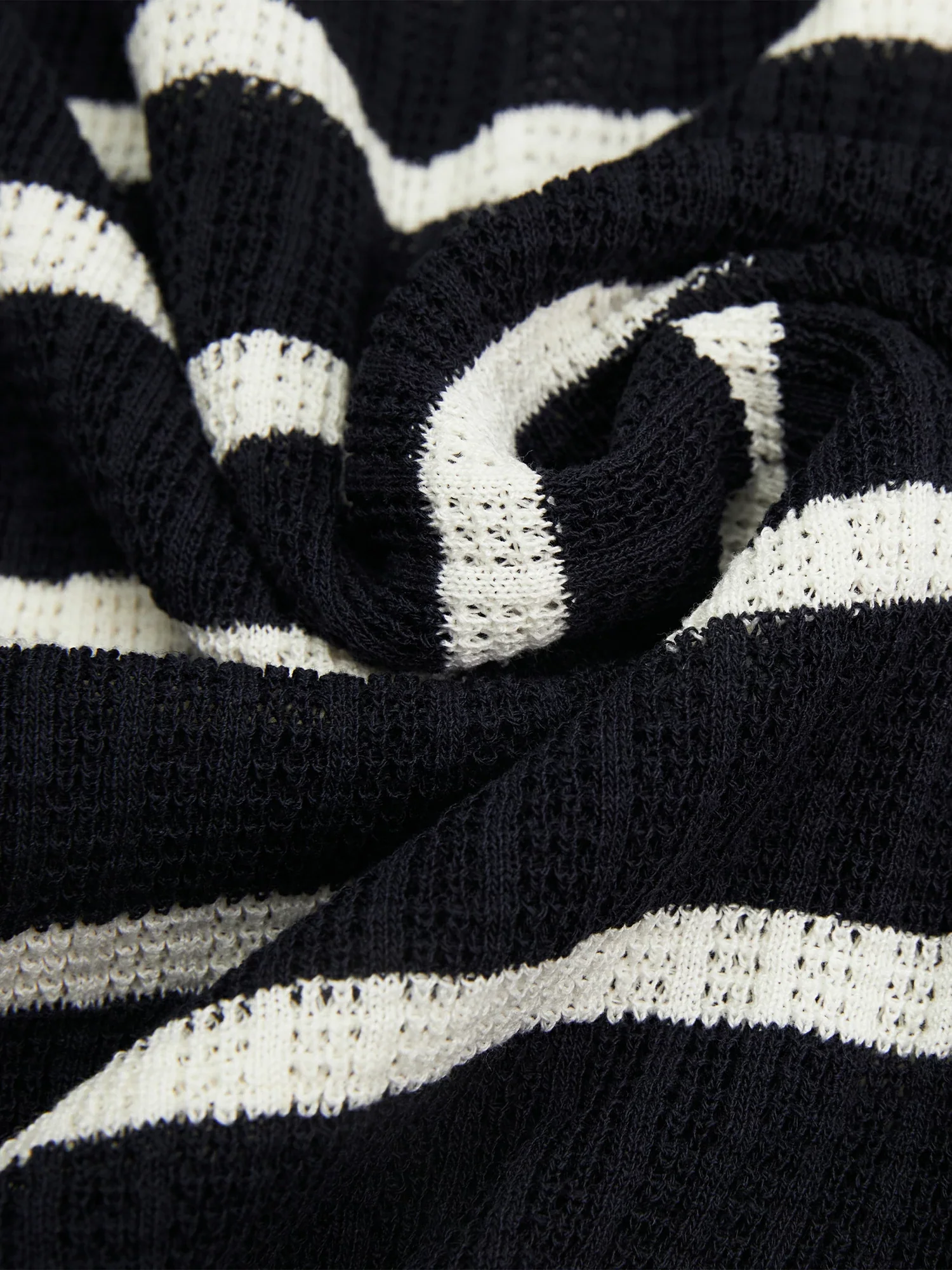 Lyocell & Linen V-Neck Sleeveless Striped Knitted Vest