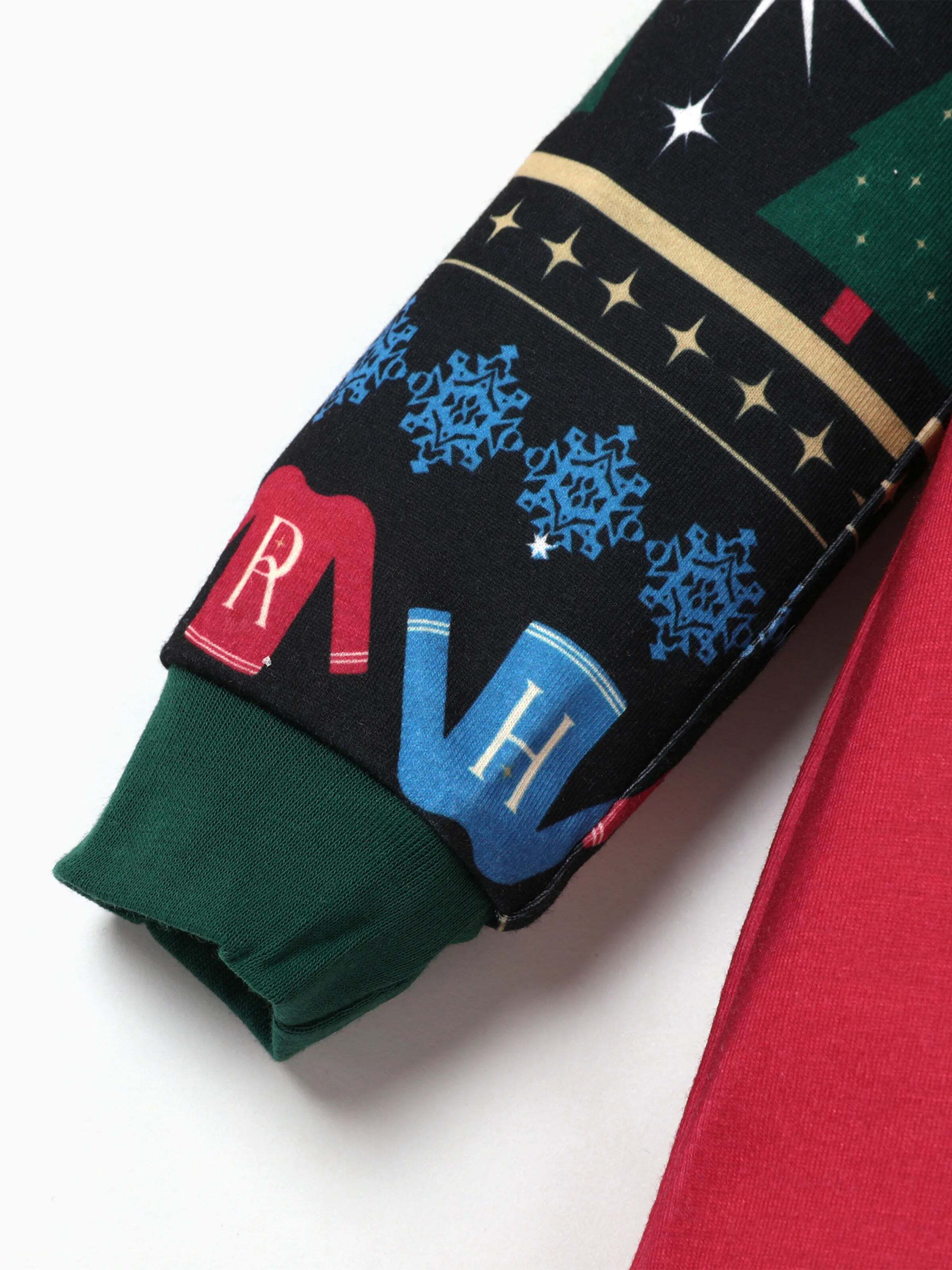 Family Matching Christmas Hogwarts Graphic Pajamas Sets with Christmas Socks