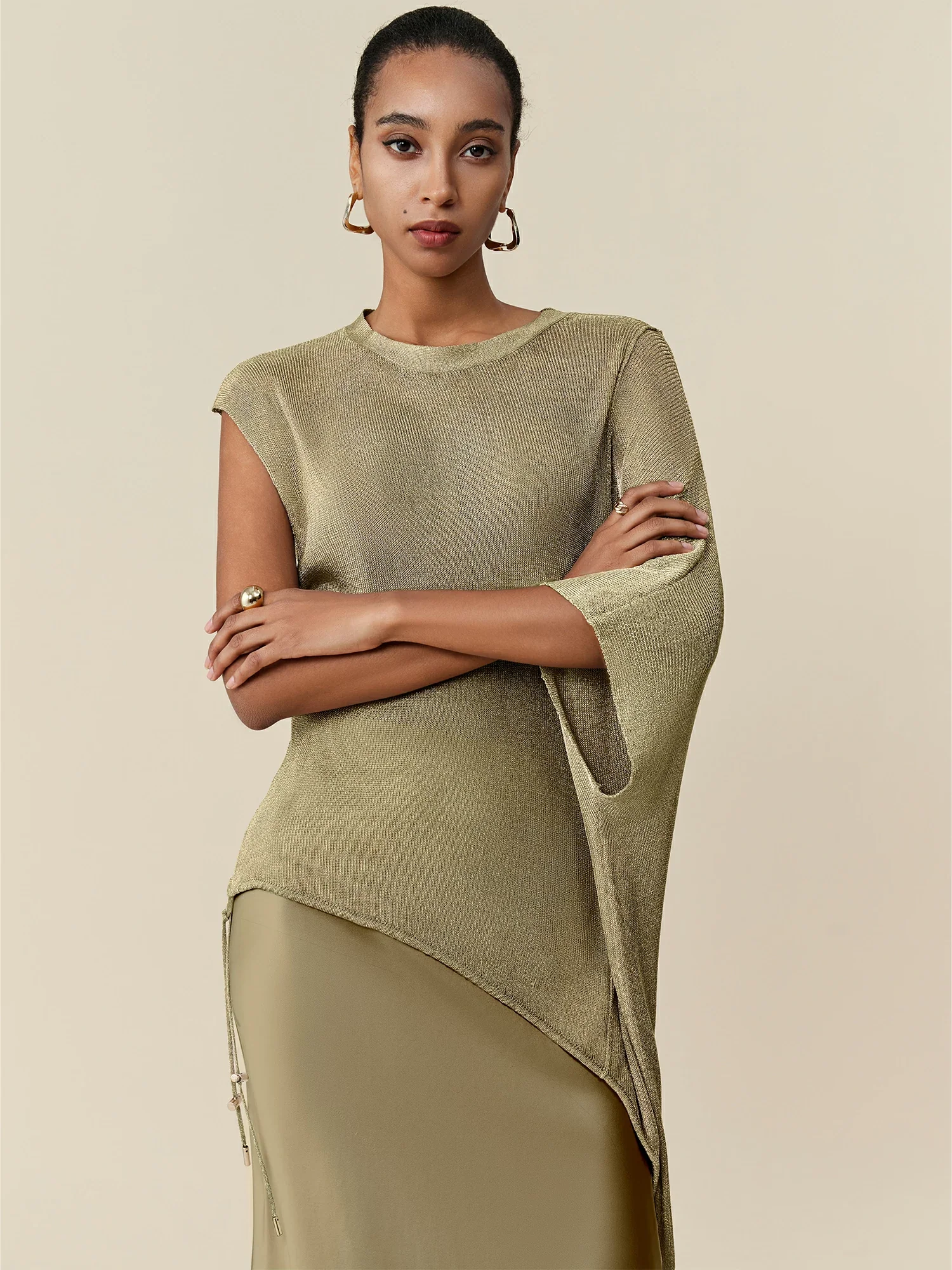 Round Neck Short Sleeve Drawstring Glitter Top