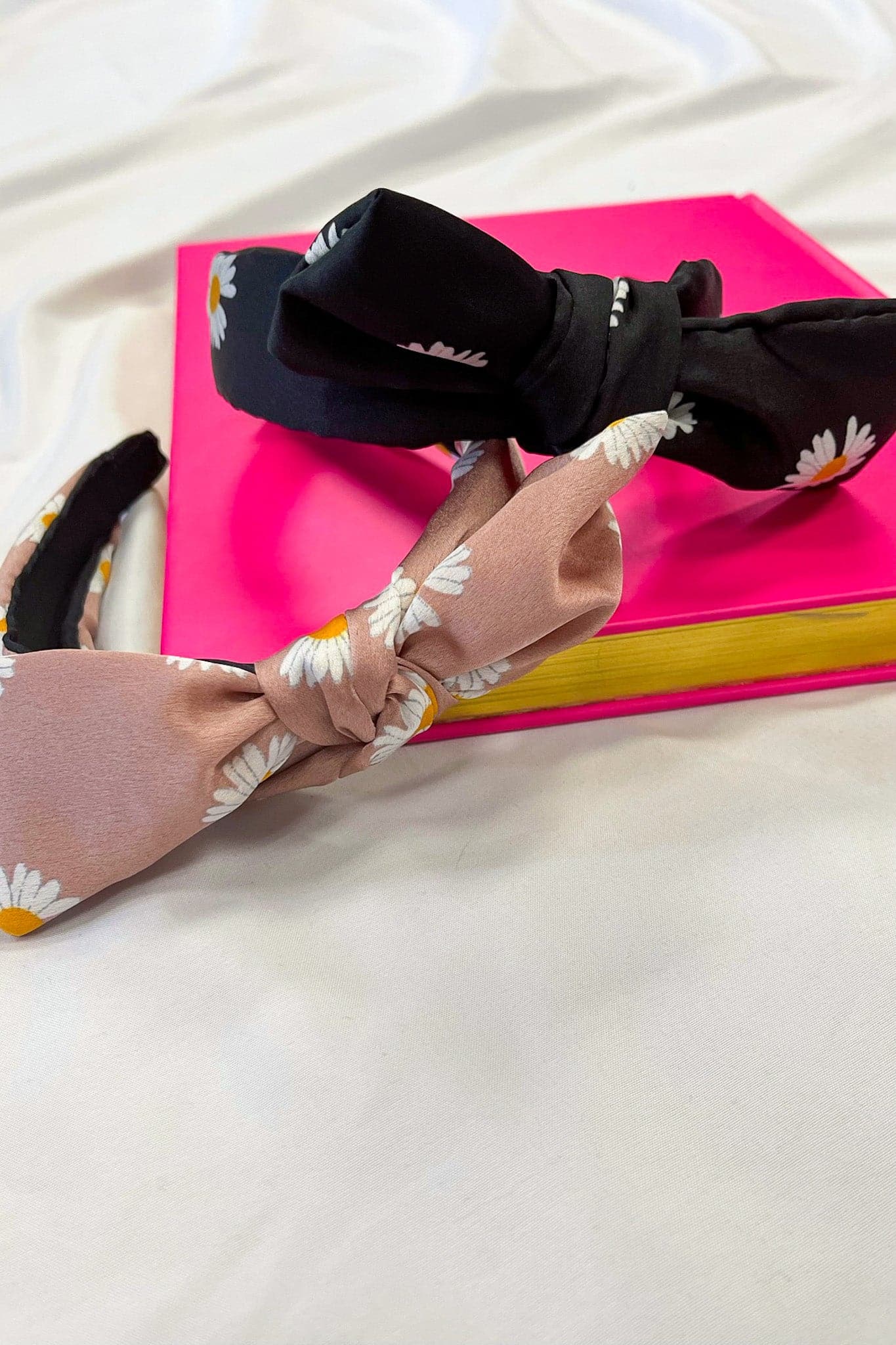 Coming Up Daisies Bow Headband