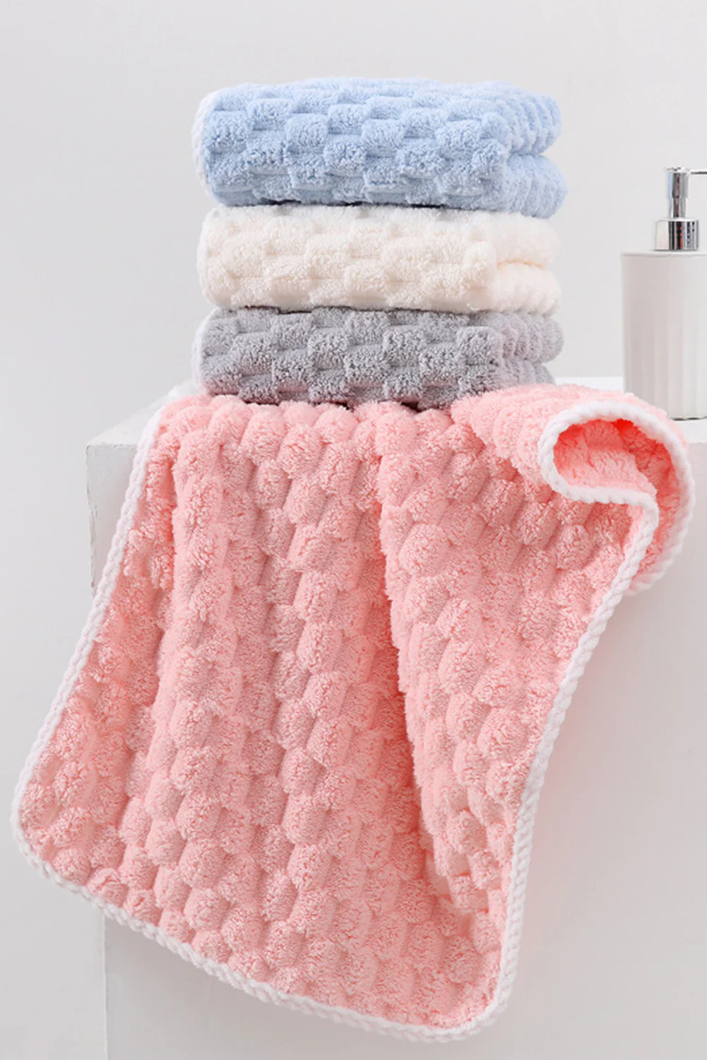 Peach Blossom Checkered Textured Thick Soft Bath Towel