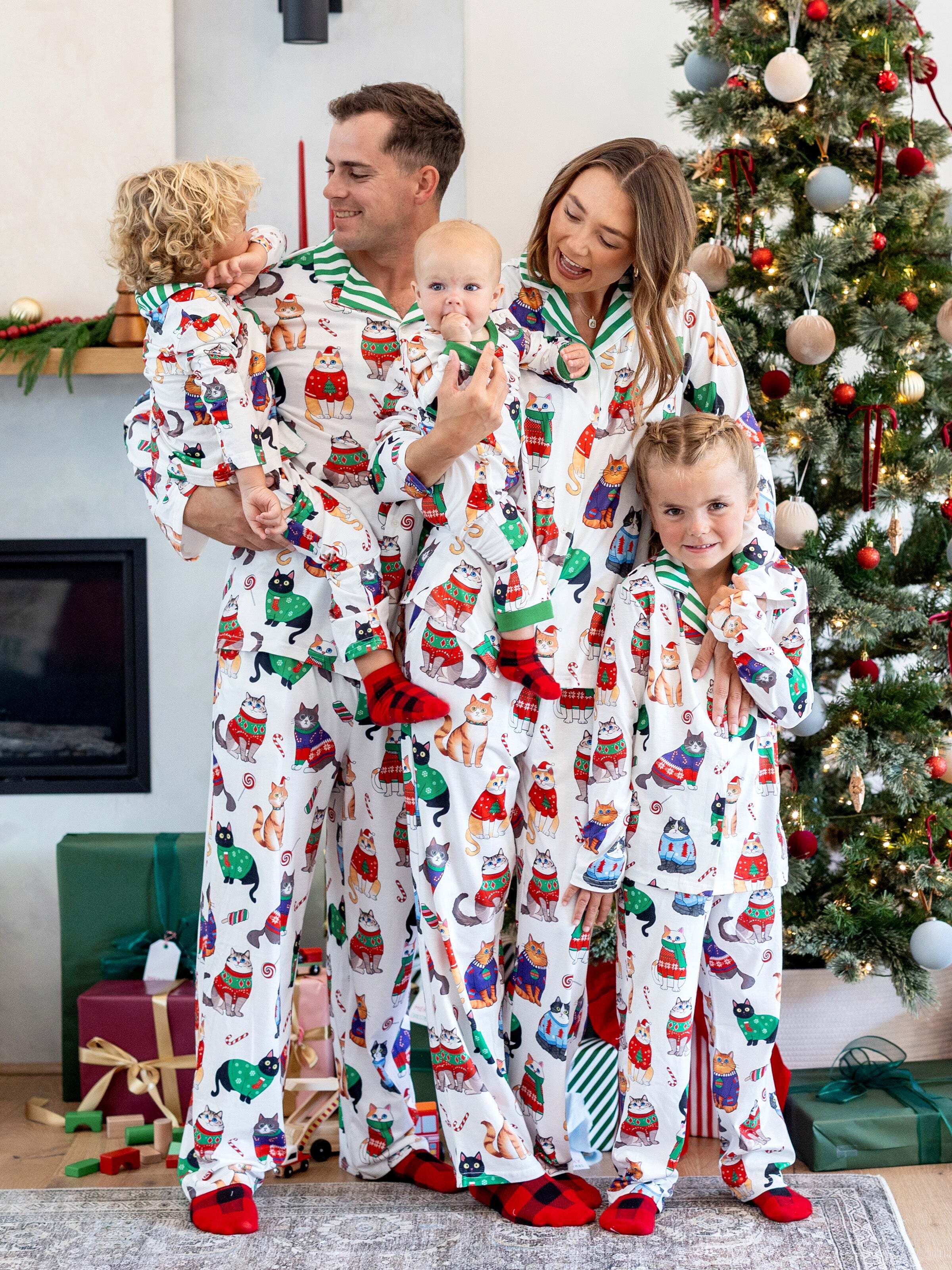 Christmas Matching Family Pajamas Set Christmas Cat Print PJS with Christmas Socks Multi-color