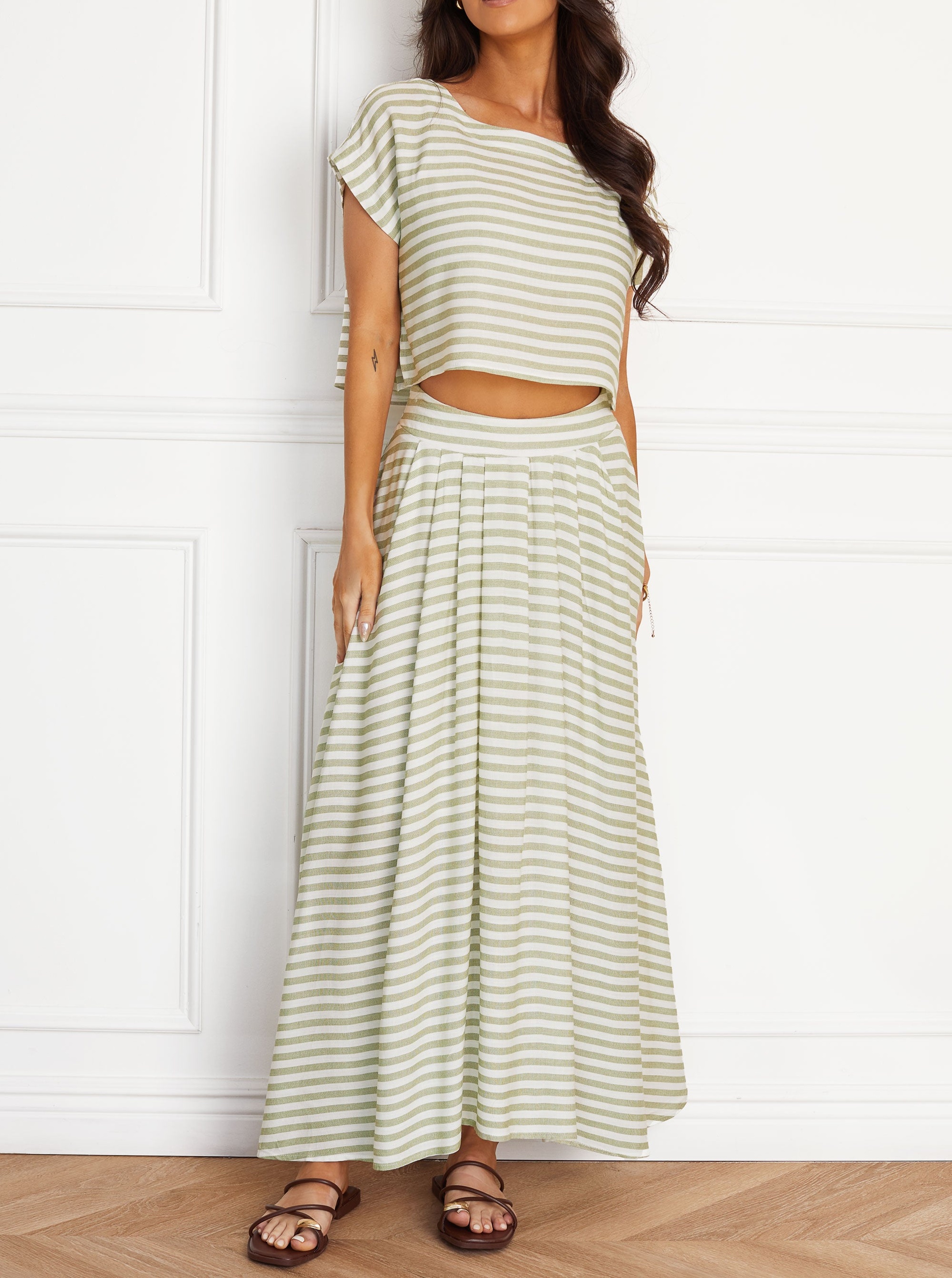 Modern Essential Crop Top