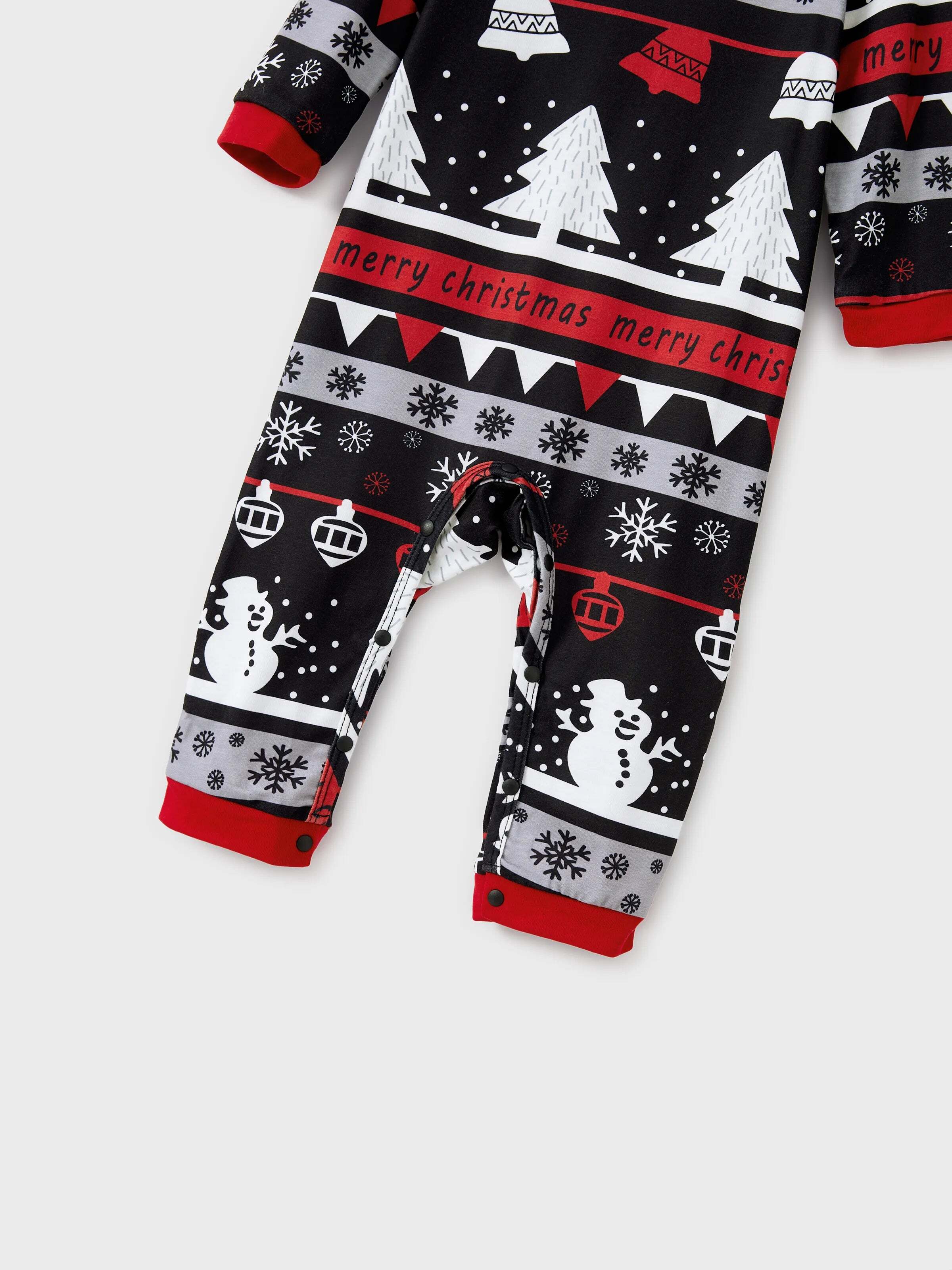 Christmas Tree Snowflake and Letters Print Grey Family Matching Long-sleeve Pajamas Sets with Christmas Socks Grey