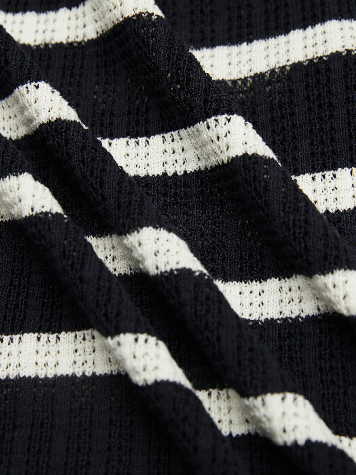 Lyocell & Linen V-Neck Sleeveless Striped Knitted Vest