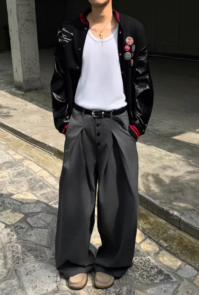 Pleated casual multi-button trousers