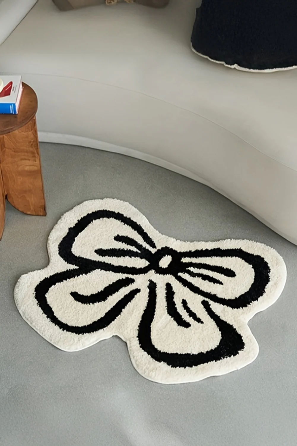 White Bowknot Pattern Irregular Soft Door Mat